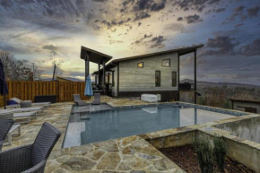 Brand New! Spectacular Mountain Views, 2 LR, Pool, Hot tub, deck and patio!